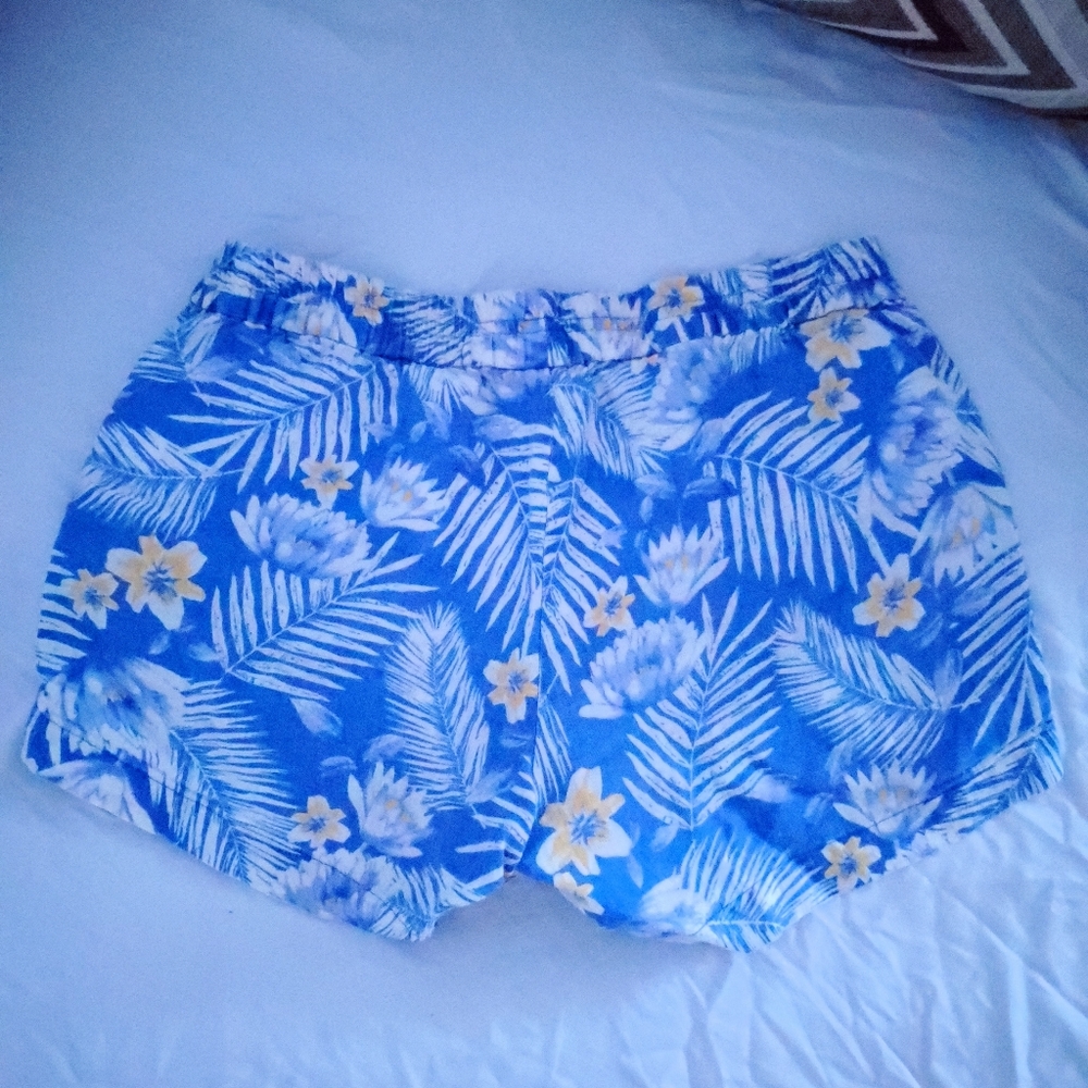 Sky Blue Floral Shorts - Picture 5 of 5